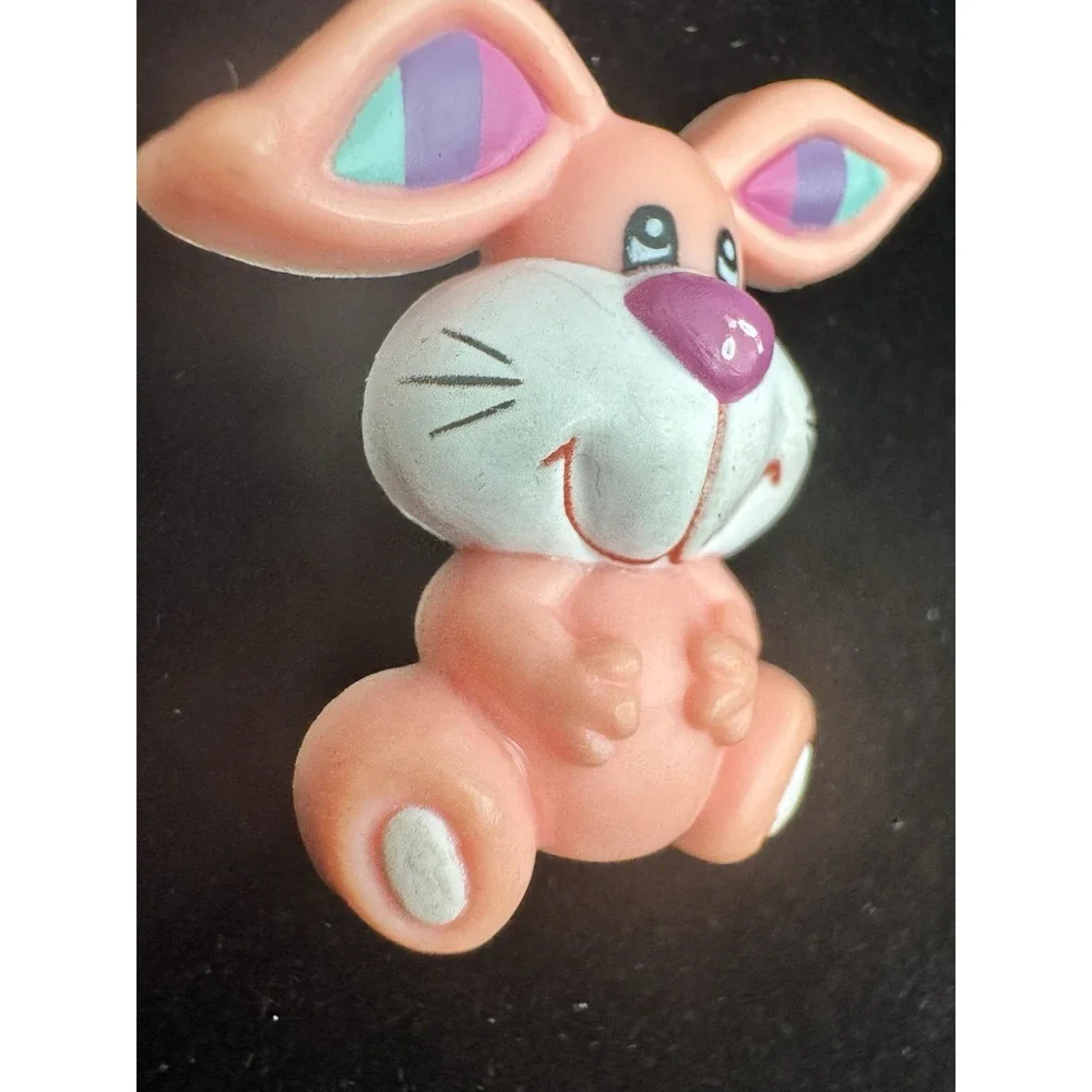 Vintage RUSS Bunny Rabbit Brooch Pink Resin Easter Novelty Lapel Pin - Picture 2 of 9